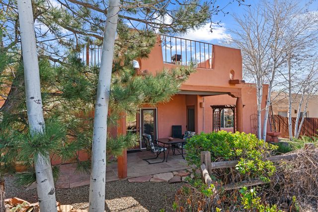 6651 Camino Rojo, Santa Fe, NM 87507