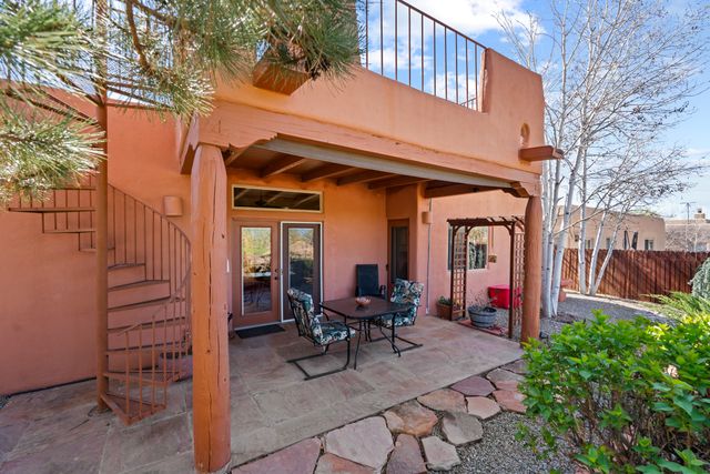 6651 Camino Rojo, Santa Fe, NM 87507