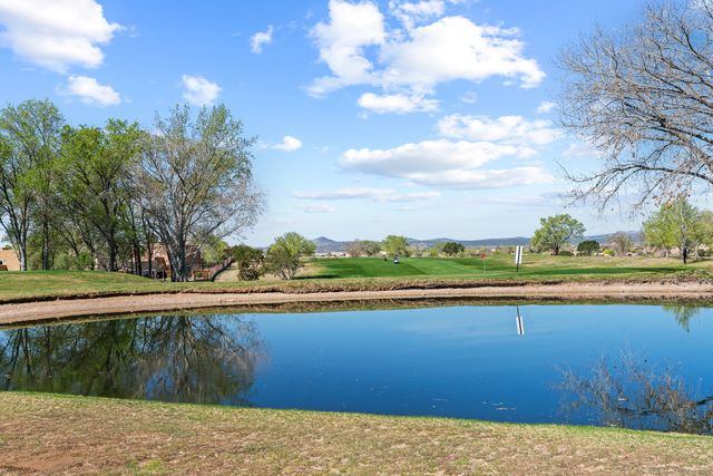 6651 Camino Rojo, Santa Fe, NM 87507