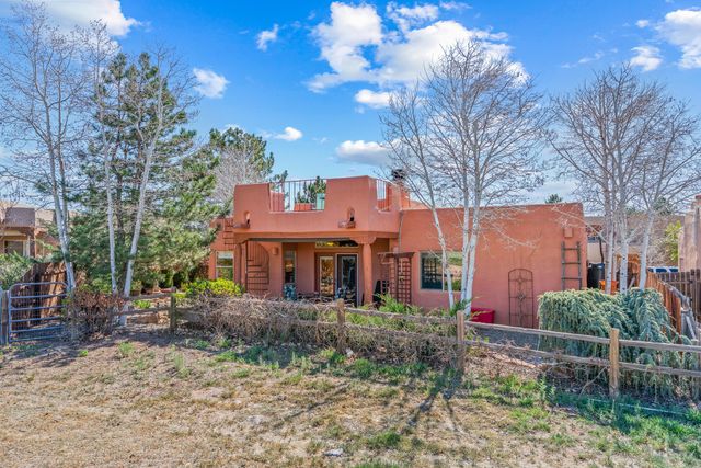 6651 Camino Rojo, Santa Fe, NM 87507