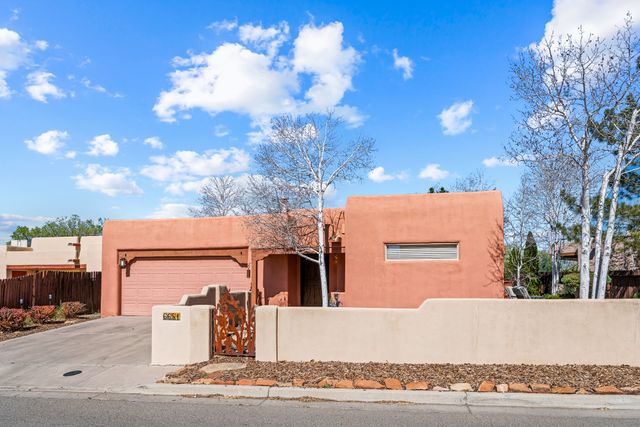 6651 Camino Rojo, Santa Fe, NM 87507