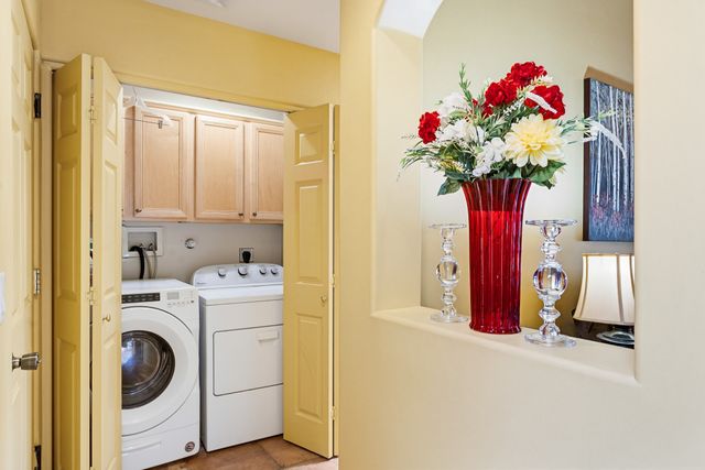 6651 Camino Rojo, Santa Fe, NM 87507