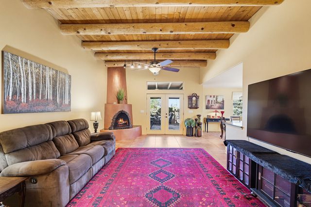 6651 Camino Rojo, Santa Fe, NM 87507