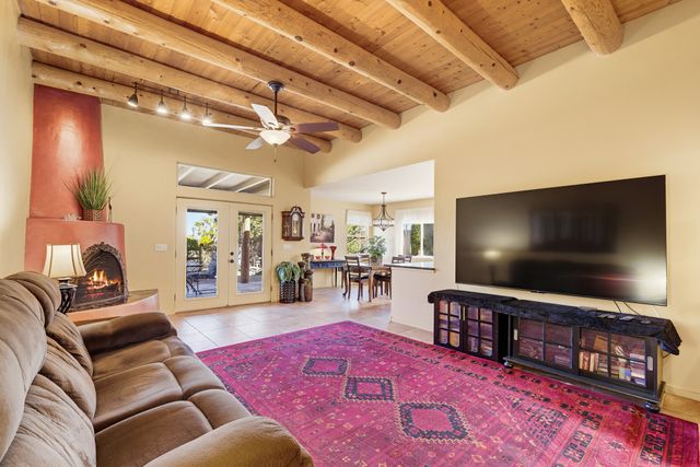 6651 Camino Rojo, Santa Fe, NM 87507