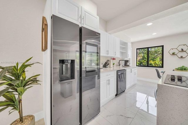 305 NW 124th St, North Miami, FL 33168