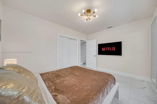 305 NW 124th St, North Miami, FL 33168