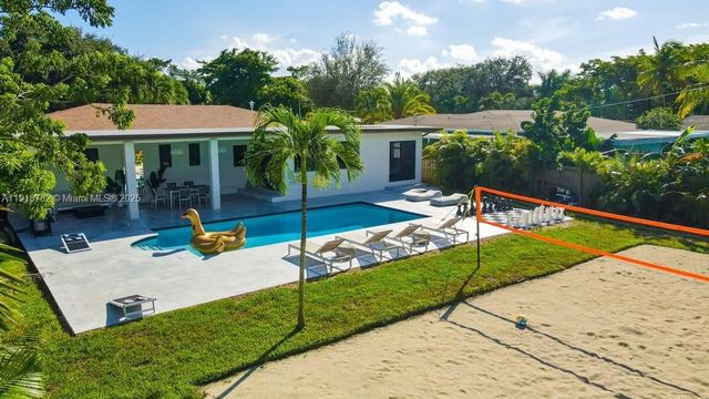 305 NW 124th St, North Miami, FL 33168