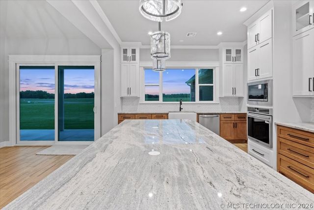 31820 E Two Socks Drive, Broken Arrow, OK 74014
