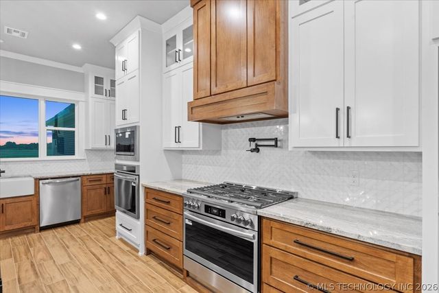 31820 E Two Socks Drive, Broken Arrow, OK 74014