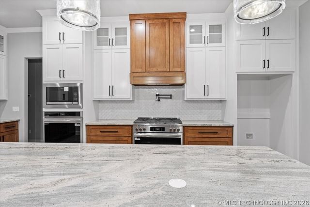 31820 E Two Socks Drive, Broken Arrow, OK 74014