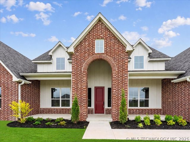31820 E Two Socks Drive, Broken Arrow, OK 74014