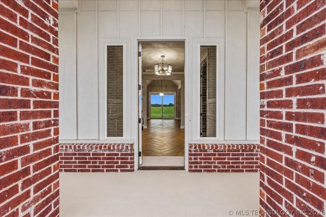 31820 E Two Socks Drive, Broken Arrow, OK 74014