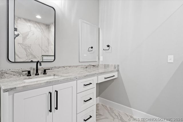 31820 E Two Socks Drive, Broken Arrow, OK 74014