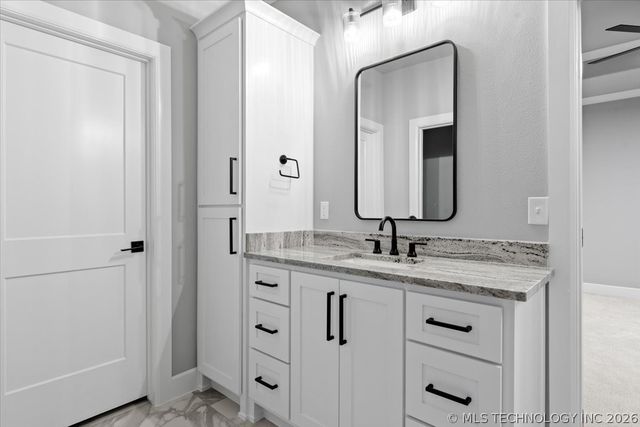 31820 E Two Socks Drive, Broken Arrow, OK 74014