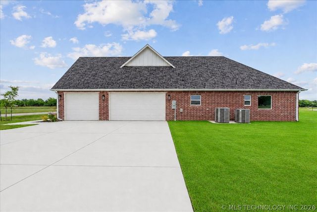 31820 E Two Socks Drive, Broken Arrow, OK 74014