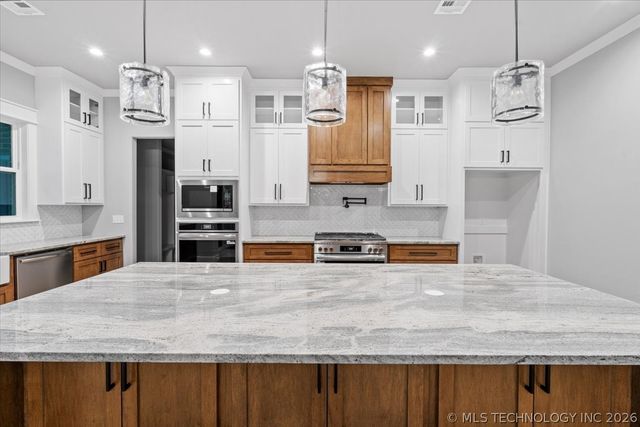 31820 E Two Socks Drive, Broken Arrow, OK 74014