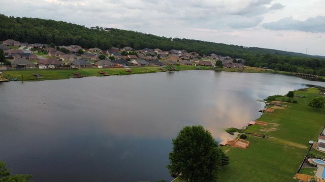 16 Lakeview Lane, Cabot, AR 72023
