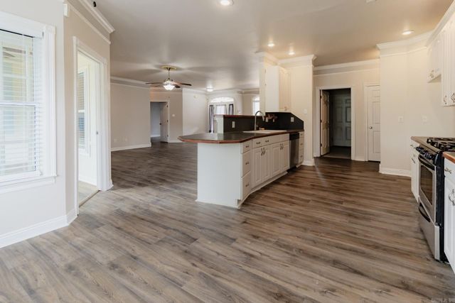 16 Lakeview Lane, Cabot, AR 72023