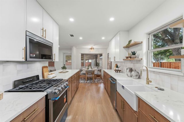 925 Fernwood Drive, Richardson, TX 75080