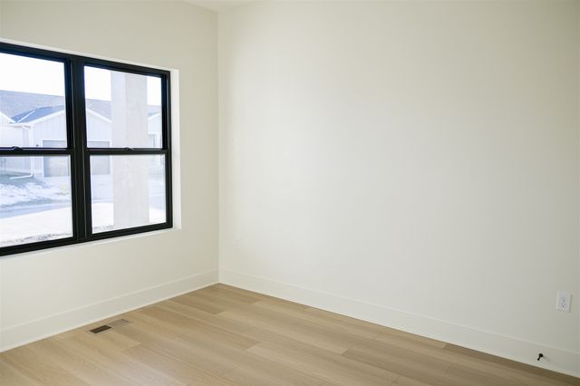 232 S Zinnia Court, West Des Moines, IA 50266