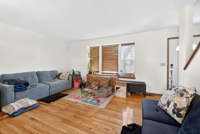 900 Pebblelane Drive, 57, Columbus, OH 43085