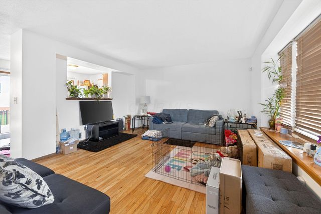 900 Pebblelane Drive, 57, Columbus, OH 43085