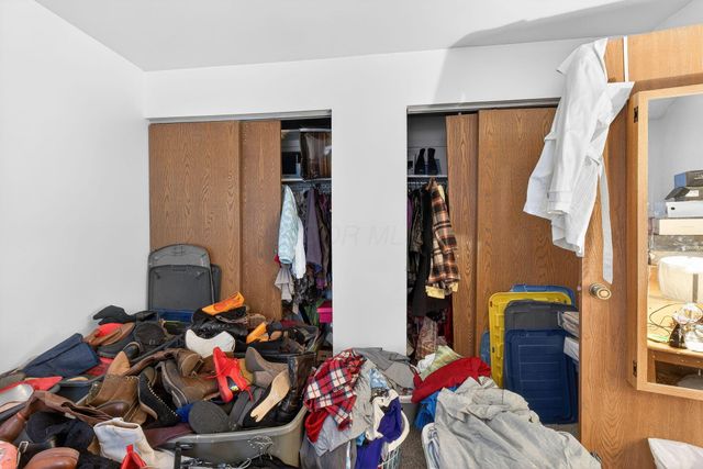 900 Pebblelane Drive, 57, Columbus, OH 43085