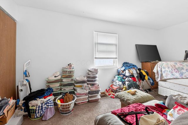 900 Pebblelane Drive, 57, Columbus, OH 43085