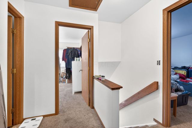 900 Pebblelane Drive, 57, Columbus, OH 43085