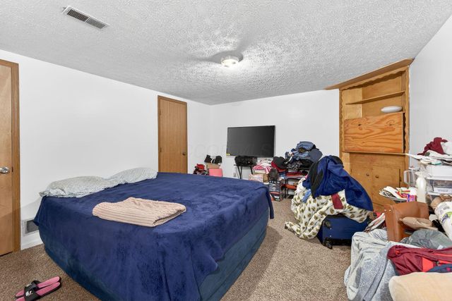 900 Pebblelane Drive, 57, Columbus, OH 43085