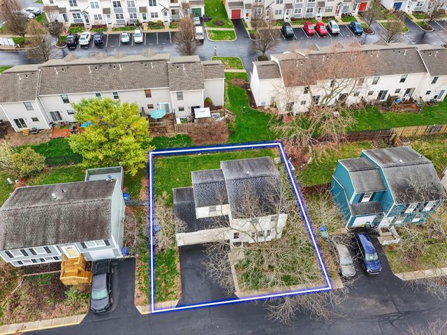 900 Pebblelane Drive, 57, Columbus, OH 43085