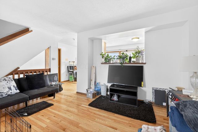 900 Pebblelane Drive, 57, Columbus, OH 43085