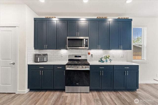 18104 SE 242 Street, Covington, WA 98042