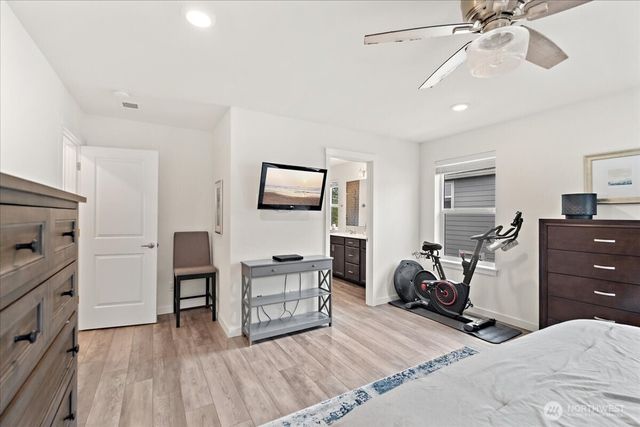 18104 SE 242 Street, Covington, WA 98042