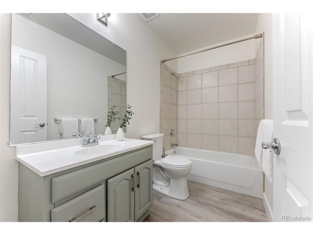 4624 W Moncrieff Pl, Denver, CO 80212