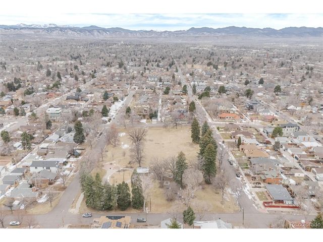 4624 W Moncrieff Pl, Denver, CO 80212