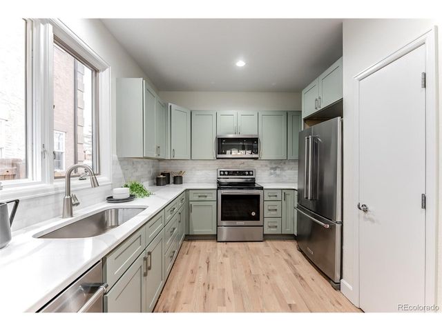 4624 W Moncrieff Pl, Denver, CO 80212