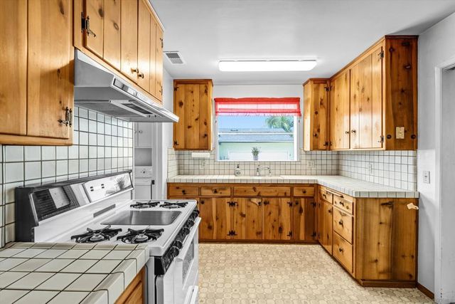 5533 Elgin Ave, San Diego, CA 92120