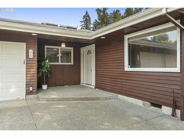 16300 Se ECKERT Ln, Damascus, OR 97089