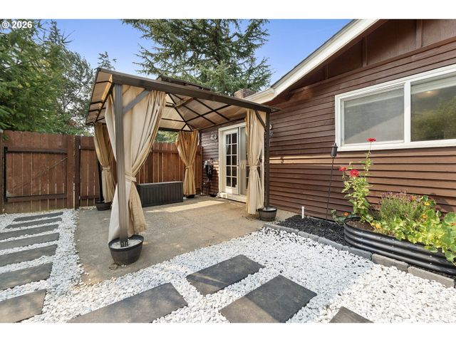 16300 Se ECKERT Ln, Damascus, OR 97089