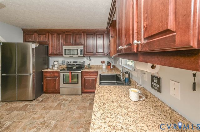 9052 Russet Ln, Mechanicsville, VA 23116