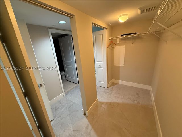 610 W Las Olas Blvd 913N, Fort Lauderdale, FL 33312
