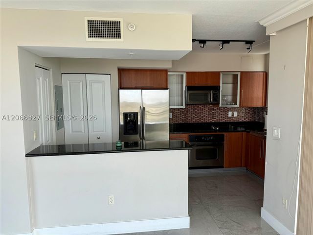 610 W Las Olas Blvd 913N, Fort Lauderdale, FL 33312