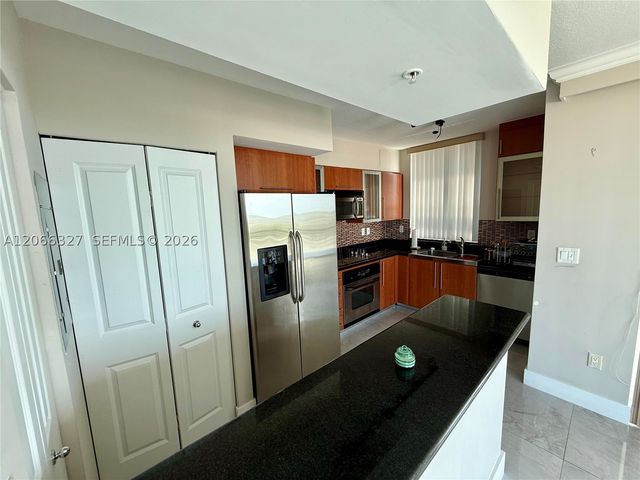 610 W Las Olas Blvd 913N, Fort Lauderdale, FL 33312