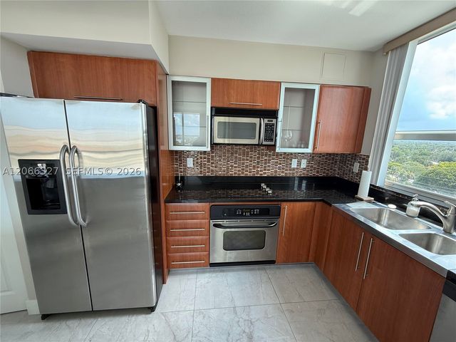 610 W Las Olas Blvd 913N, Fort Lauderdale, FL 33312
