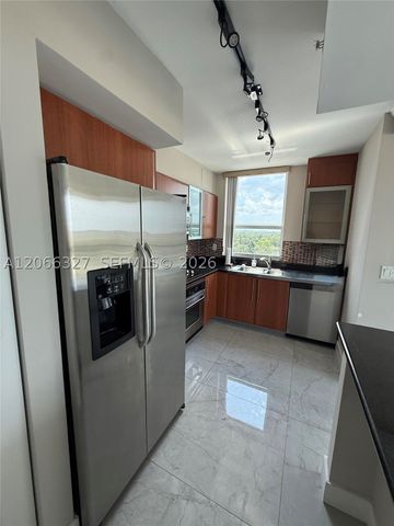 610 W Las Olas Blvd 913N, Fort Lauderdale, FL 33312