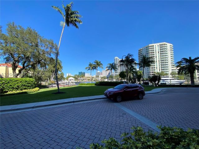 610 W Las Olas Blvd 913N, Fort Lauderdale, FL 33312