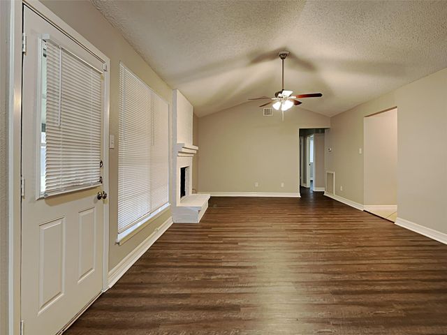 6907 Foxside Lane, Humble, TX 77338