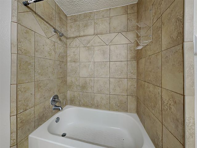 6907 Foxside Lane, Humble, TX 77338