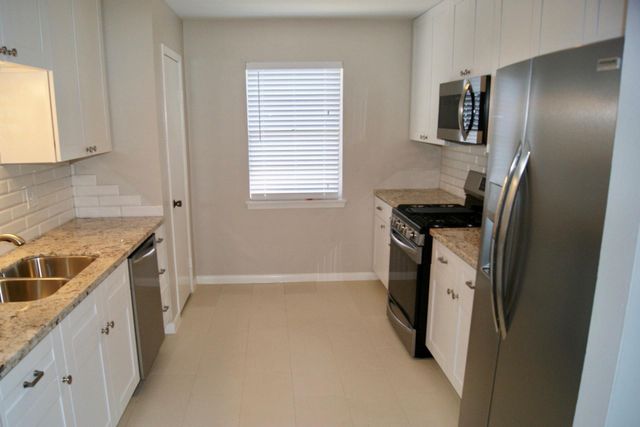 3322 Sycamore Springs Drive, Houston, TX 77339